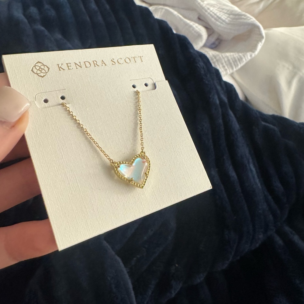 Kendra Scott Gold and white Heart Necklace